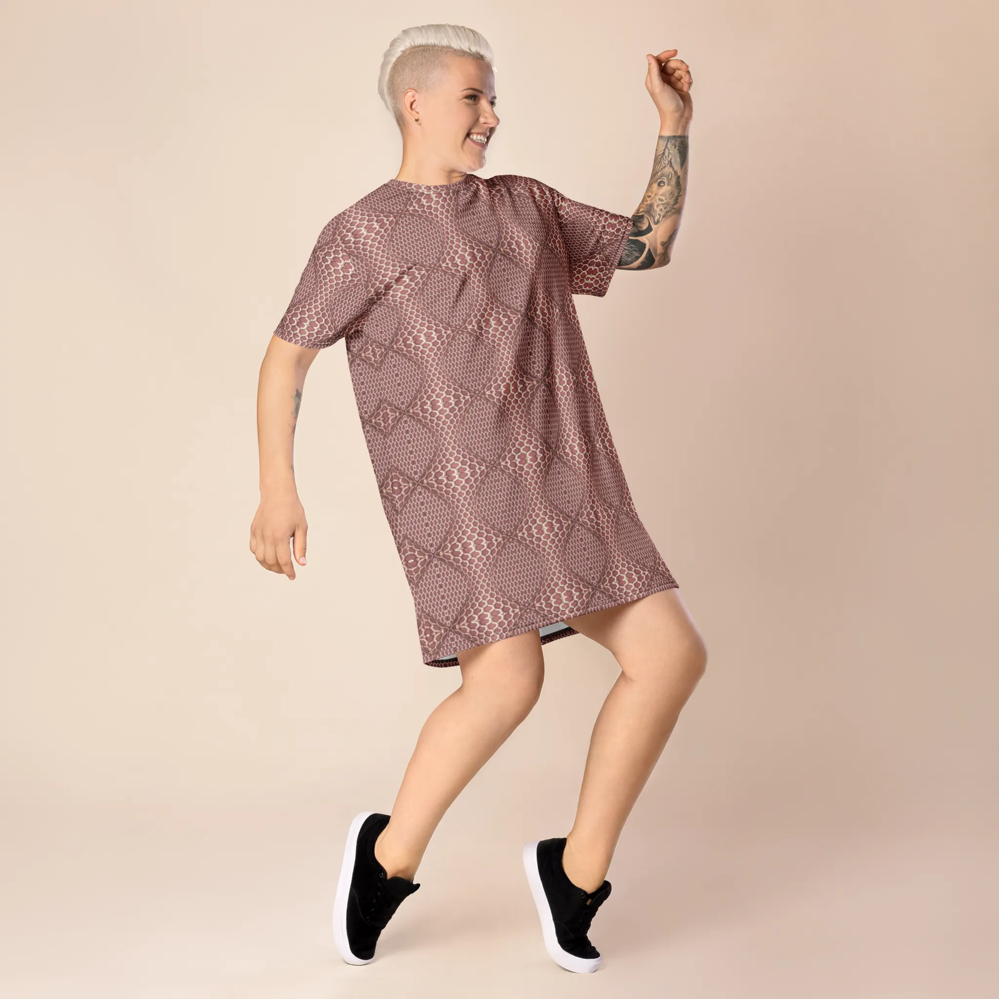 Recursia Illusions Game T-Shirt Dress In Pink